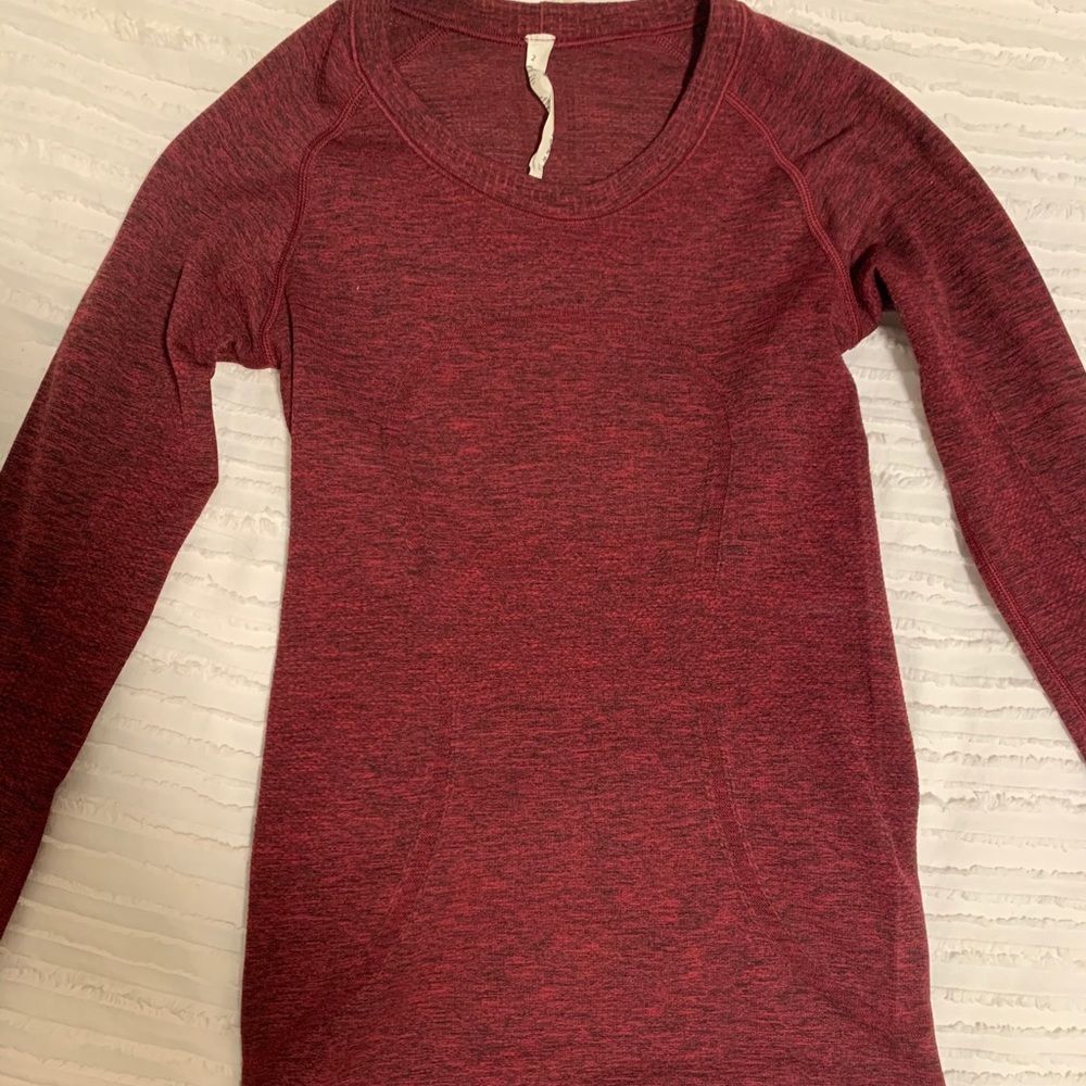 Lululemon long sleeve workout top
